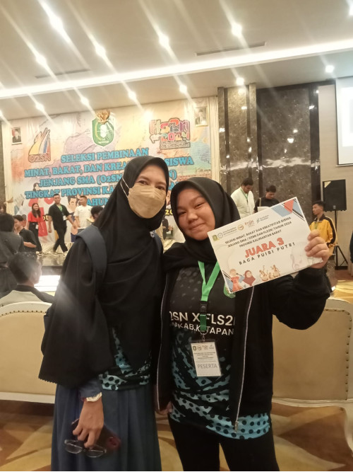 Siswa MAN 1 Ketapang Raih Juara 3 Baca Puisi Putri Tingkat Provinsi