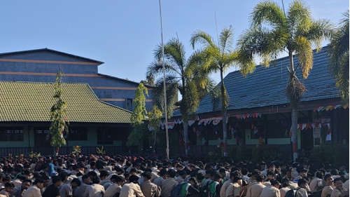 Siswa MAN 1 Ketapang Laksanakan Rutinitas Yasinan Bersama Setiap Jumat Pagi