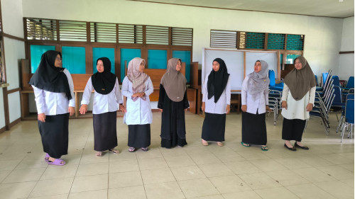 Guru MAN 1 Ketapang Berlatih Intensif untuk Persiapan Lomba Sholawat