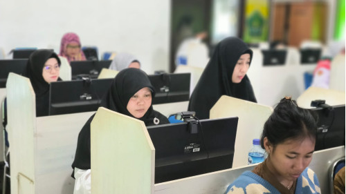 ASN di Lingkungan Kantor Kemenag Kabupaten Ketapang Mengikuti Ujian Kompetensi (UKOM) di MAN 1 Ketapang