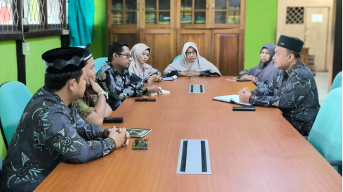 Kepala MAN 1 Ketapang Pimpin Rapat untuk Persiapan Sosialisasi Program Tahfidz