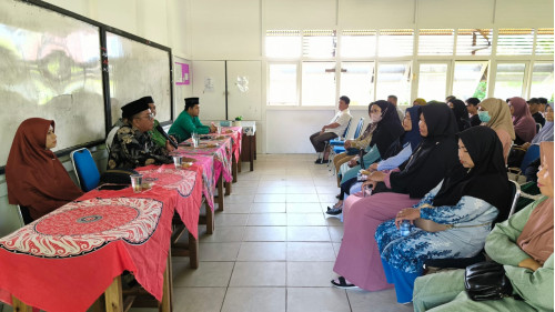 Kepala MAN 1 Ketapang Adakan Pertemuan dengan Orang Tua Siswa untuk Sosialisasi Program Tahfidz