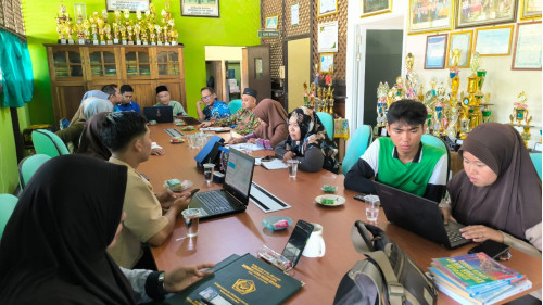 Rapat Persiapan Madrasah Young Research Supercamp MAN 1 Ketapang
