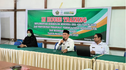 Mauludin, Berikan Materi Moderasi Beragama di Hari Pertama IHT pada MAN 1 Ketapang