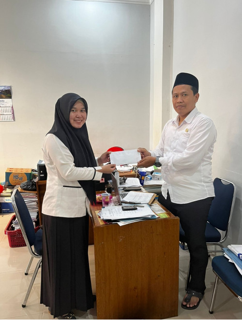 MAN 1 Ketapang Serahkan Uang Wakaf ke Kemenag Ketapang, Wujudkan Kepedulian Sosial dan Keagamaan