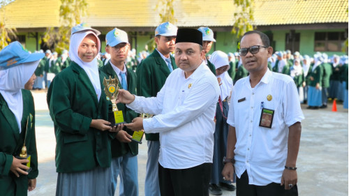 Siswi MAN 1 Ketapang Raih Juara 2 di KSM Kimia Terintegrasi Tingkat Kabupaten 2024